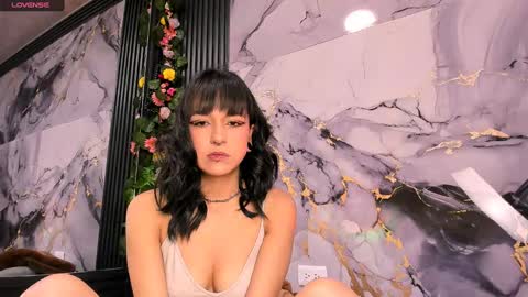 Snapshot of merlynn_ chatting on October 2025 05:02:02 AM Diane 3 online show from October 2025 05:02:02 AM