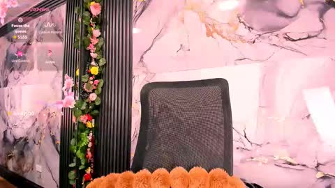 Snapshot of merlynn_ chatting on October 2025 04:35:01 AM Diane 3 online show from October 2025 04:35:01 AM