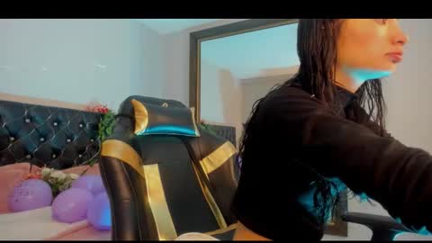 Sofia online show from December 2025 07:22:01 PM