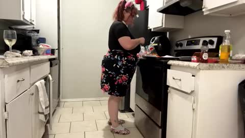 Snapshot of metalshop chatting on December 2024 11:34:01 PM Mommy Jaxx online show from December 2024 11:34:01 PM