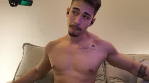 Snapshot of mettew22cm chatting on December 2025 02:51:02 AM mettew22cm online show from December 2025 02:51:02 AM