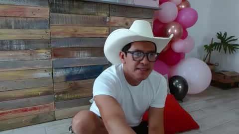 YisusMx online show from December 2024 07:27:02 PM