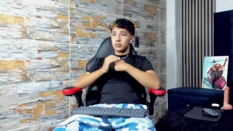 Snapshot of mexwilliams chatting on November 2025 12:37:02 PM mexwilliams online show from November 2025 12:37:02 PM