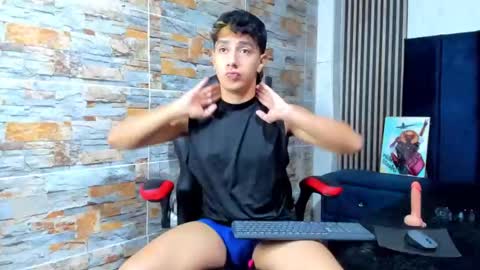 Snapshot of mexwilliams chatting on November 2025 12:37:01 PM mexwilliams online show from November 2025 12:37:01 PM