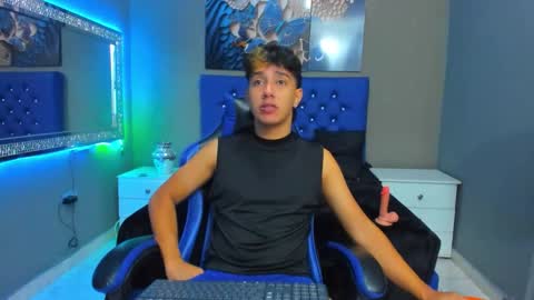 Snapshot of mexwilliams chatting on November 2025 01:13:01 PM mexwilliams online show from November 2025 01:13:01 PM