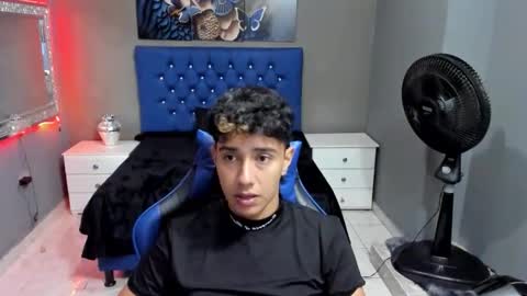 Snapshot of mexwilliams chatting on December 2025 01:20:01 PM mexwilliams online show from December 2025 01:20:01 PM