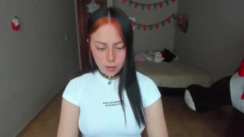 Snapshot of mey090 chatting on December 2024 10:09:02 PM Mey online show from December 2024 10:09:02 PM