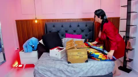 meylagia online show from April 2026 02:51:02 PM