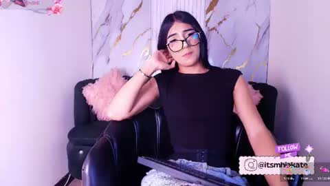 Snapshot of mhia_kate chatting on June 2026 11:47:02 AM Mhia Kate online show from June 2026 11:47:02 AM