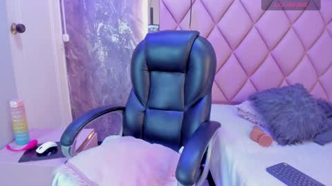 MHONIK BELUCI online show from March 2026 10:25:01 PM