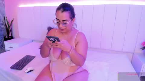 Snapshot of mhonikbelucci chatting on May 2026 01:44:02 AM MHONIK BELUCI online show from May 2026 01:44:02 AM