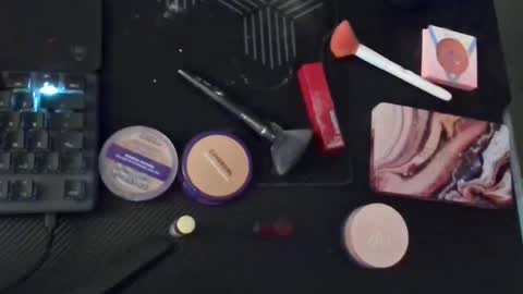 Mia online show from December 2024 10:05:02 AM