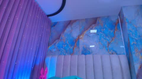 Emi online show from April 2026 07:19:02 PM