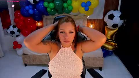 Snapshot of mia_18v chatting on June 2026 08:08:01 PM Violett online show from June 2026 08:08:01 PM