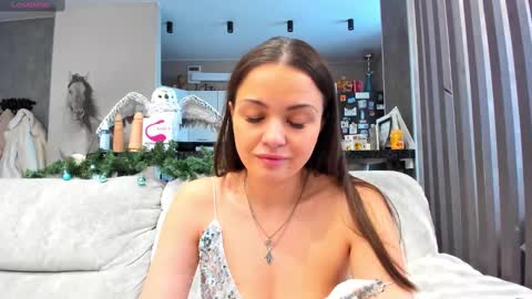 Mia online show from December 2024 04:31:02 AM