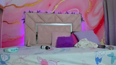 mia__blaze_ online show from November 2025 03:05:01 AM