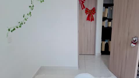 Mia adams  online show from December 2025 05:40:02 PM