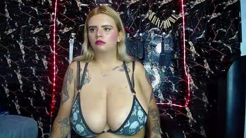 Snapshot of mia_boobs_19 chatting on October 2025 01:51:02 AM mia Independent model Thanks to everyone for your support online show from October 2025 01:51:02 AM