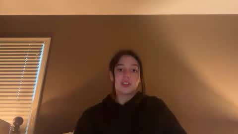 Mia online show from February 2026 10:26:02 PM