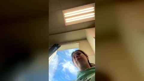 Mia online show from March 2026 09:44:02 PM