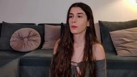 Snapshot of mia_carter99 chatting on April 2026 09:17:01 PM Freya Allen online show from April 2026 09:17:01 PM