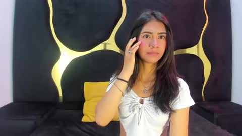 mia_clark18 online show from November 2025 04:18:01 PM