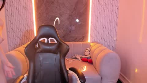 Snapshot of mia_collins_b chatting on November 2025 01:10:01 PM mia_collins_b online show from November 2025 01:10:01 PM