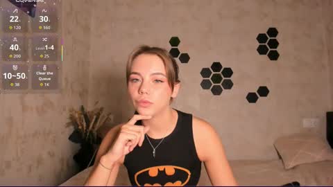 Snapshot of mia_com chatting on September 2025 02:18:02 PM Mia next stream Thursday 1400 UTC1 Friday 1400 UTC1 online show from September 2025 02:18:02 PM