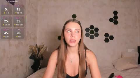 Snapshot of mia_com chatting on October 2025 02:19:01 PM Mia next stream Thursday 1400 UTC1 Friday 1400 UTC1 online show from October 2025 02:19:01 PM