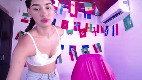 Snapshot of mia_cute_girl chatting on July 2026 06:25:01 PM mia_cute_girl online show from July 2026 06:25:01 PM