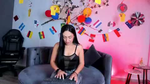 mia_davis__ online show from June 2026 11:36:02 AM