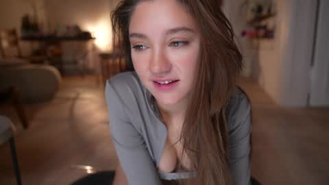 Snapshot of mia_dynasty chatting on November 2025 06:32:01 PM Mia online show from November 2025 06:32:01 PM