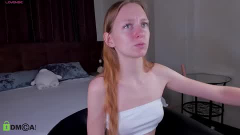 Snapshot of mia_e1fie chatting on September 2025 08:25:01 AM mia_e1fie online show from September 2025 08:25:01 AM