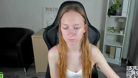 Snapshot of mia_e1fie chatting on December 2025 09:18:02 AM mia_e1fie online show from December 2025 09:18:02 AM