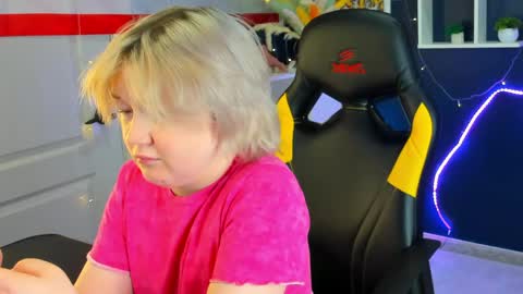Snapshot of mia_ferd chatting on May 2026 03:00:01 AM Mia online show from May 2026 03:00:01 AM