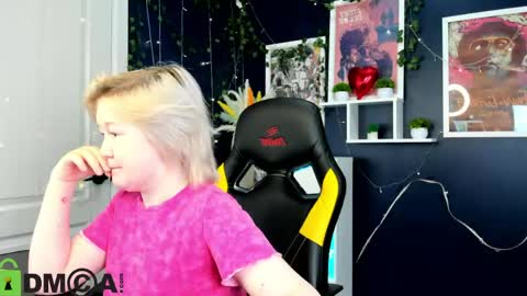 Snapshot of mia_ferd chatting on May 2026 03:12:01 AM Mia online show from May 2026 03:12:01 AM