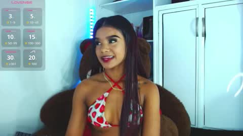 Snapshot of mia_fernand chatting on November 2025 08:23:02 PM mia_fernand online show from November 2025 08:23:02 PM