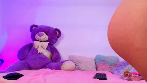 Mia flames online show from February 2026 08:29:02 PM