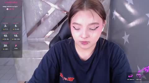 Snapshot of mia_foster_t chatting on April 2026 05:30:01 PM Mia online show from April 2026 05:30:01 PM