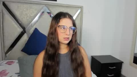 Snapshot of mia_fox3 chatting on November 2025 01:35:02 PM mia fox online show from November 2025 01:35:02 PM