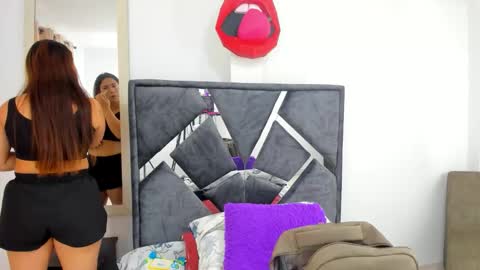 Snapshot of mia_fox3 chatting on November 2025 12:05:02 PM mia fox online show from November 2025 12:05:02 PM