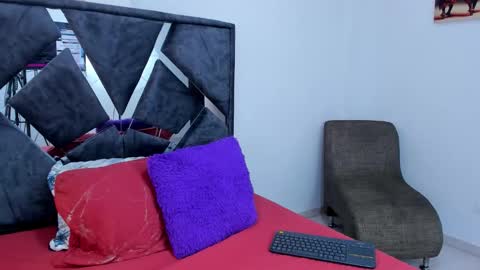 Snapshot of mia_fox3 chatting on December 2025 12:43:02 PM mia fox online show from December 2025 12:43:02 PM