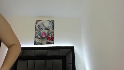 mia fox online show from February 2026 12:32:01 PM