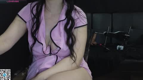 Snapshot of mia_g0ld chatting on November 2025 12:21:02 AM Golden ones online show from November 2025 12:21:02 AM