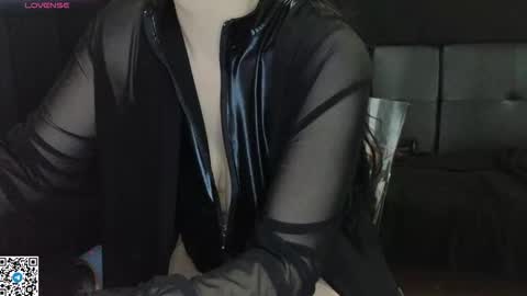 Snapshot of mia_g0ld chatting on November 2025 03:56:02 PM Golden ones online show from November 2025 03:56:02 PM