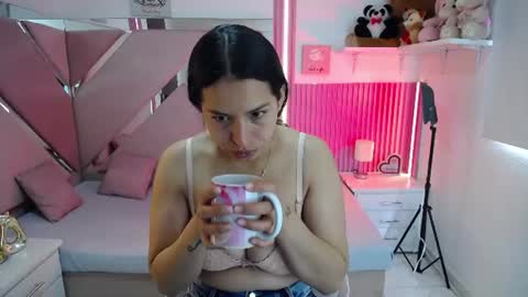 Snapshot of mia_garcia28 chatting on June 2026 01:59:02 PM mia_garcia28 online show from June 2026 01:59:02 PM
