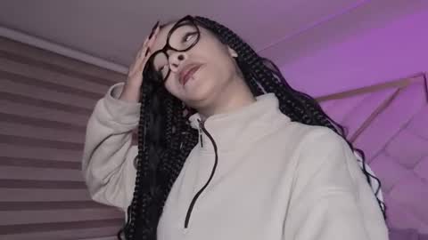 Mia online show from February 2026 03:18:02 AM