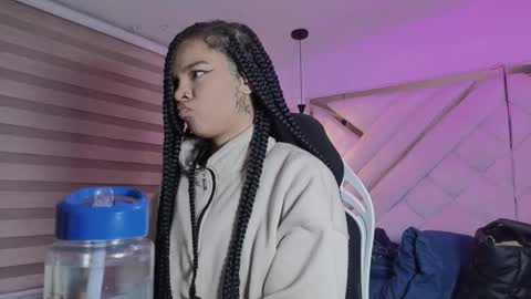 Mia online show from March 2026 03:12:01 AM