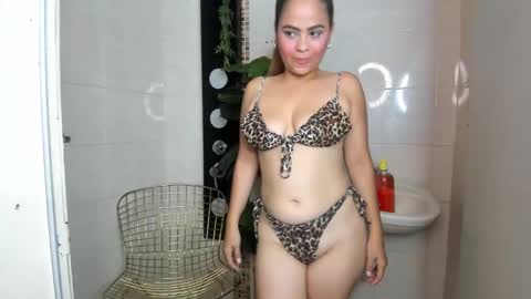 Mia online show from January 2025 08:48:01 PM