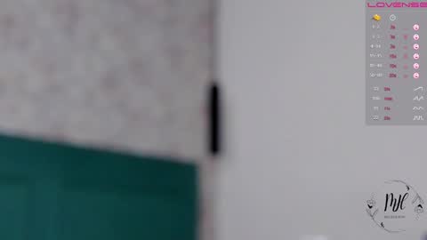  I am Mia  online show from December 2024 02:44:01 PM